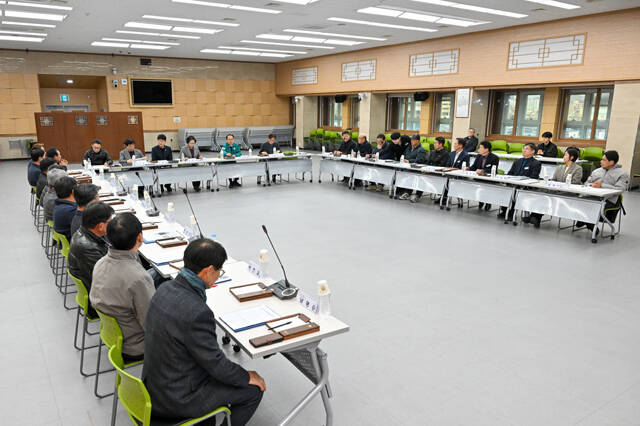27일 영주시가 남부지역 가뭄대책위원회’를 개최하고있다. /영주시