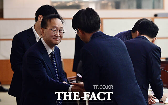 김남중 통일부 차관이 27일 오전 서울 종로구 정부서울청사에서 열린 2026 지방자치단체 남북교류협회 정책협의회에 참석해 모두발언을 하고 있다. /임영무 기자