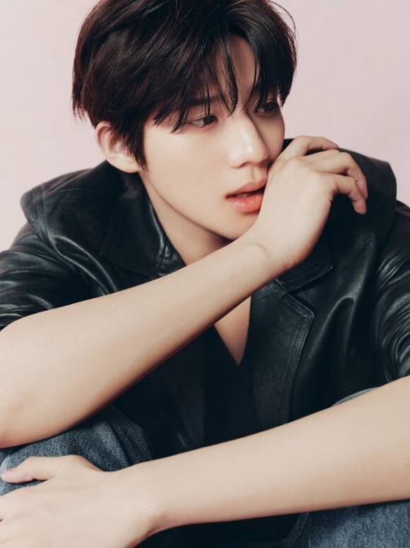 배우 문상민이 은애하는 도적님아에 이어 파반느로 새로운 얼굴과 매력을 보여주며 다시 한번 대중에게 눈도장을 찍었다. /넷플릭스