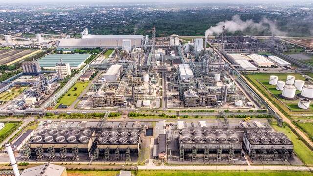 대우건설이 신입사원 전원을 해외 현장 8곳에 배치해 실무 교육을 실시한다. 사진은 대우건설이 시공하는 나이지리아 인도라마 비료공장 현장이다. /대우건설