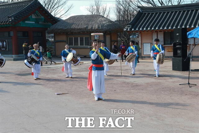 2025년 외암마을 정월대보름 행사의 사물놀이 공연 모습. /외암민속마을