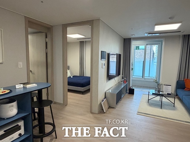 단지는 잠실역 20분대, 삼성역·봉은사역·종각역 30분대에 이동이 가능하다. 사진은 44㎡ 유니트 내부다. /공미나 기자