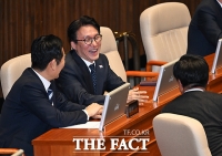  정청래 대표와 대화하는 김민석 국무총리 [포토]