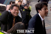  [현장FACT] 일찍 온 전한길, 지각한 이준석... 부정선거 끝장 토론 '돌입' (영상)