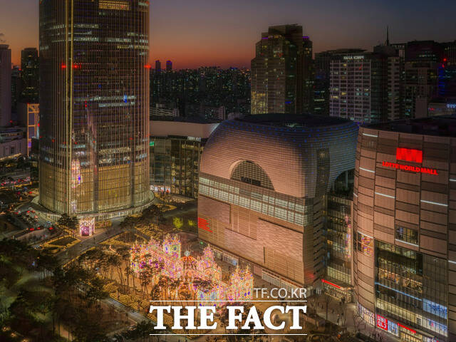 서울 야경 명소로 떠오른 ‘2026 롯데 루미나리에’ /롯데물산