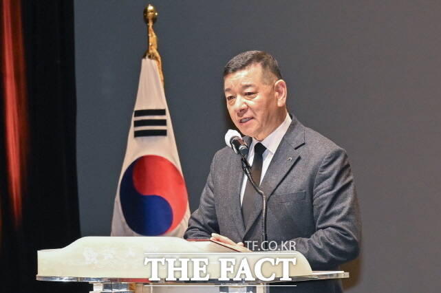 제107주년 3·1 독립만세운동 기념식에서 기념사를 하고 있는 최원철 공주시장. /공주시