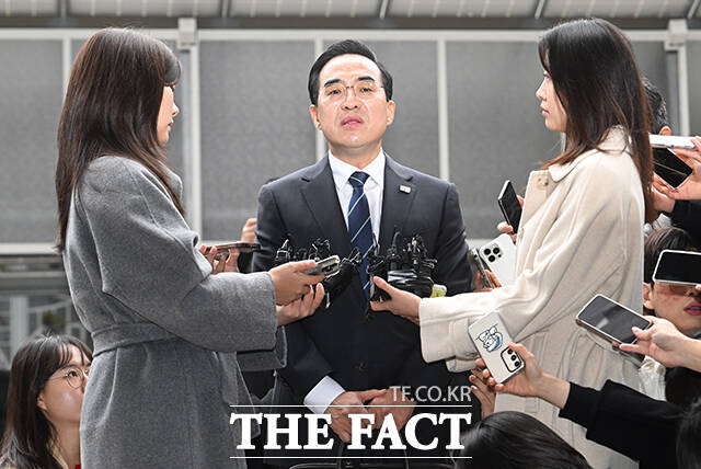 박홍근 기획예산처 장관 후보자가 3일 오전 서울 중구 예금보험공사에 마련된 인사청문회 준비 사무실로 출근하며 입장을 밝히고 있다. /박헌우 기자