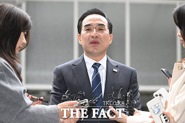 박홍근 기획예산처 장관 후보자가 3일 오전 서울 중구 예금보험공사에 마련된 인사청문회 준비 사무실로 출근하며 입장을 밝히고 있다. /박헌우 기자