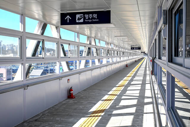 영주역 안전연결통로 내부 모습. /영주시