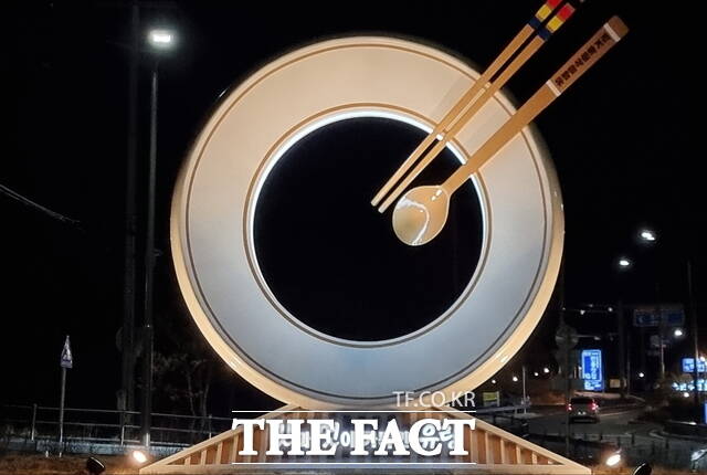 천안시 유량음식문화거리 모습. /천안시