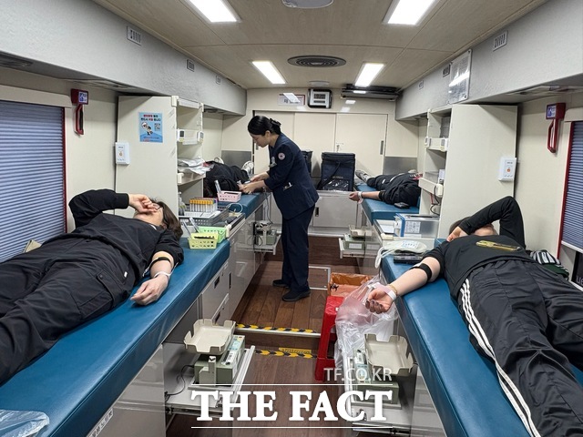 전남 화순군이 동절기 생명나눔 사랑의 헌혈 행사를 실시하고 있다. /화순군