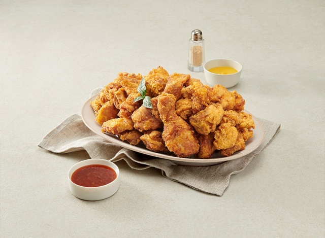 노랑통닭이 '치킨 중량 표시제'에 동참한다. /노랑푸드