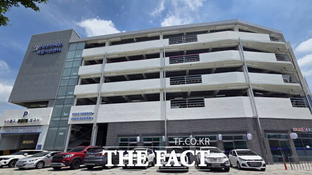 아산시 온양온천시장 복합지원센터 전경. /아산시