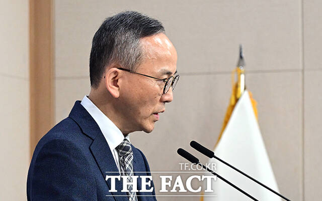 박일 외교부 대변인이 3일 오후 서울 종로구 외교부 청사에서 중동 사태와 관련해 교민 귀국 대책에 대해 브리핑을 하고 있다. /임영무 기자