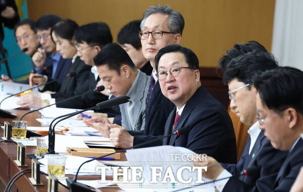 이장우 대전시장이 3일 확대 간부회의를 주재하고 있다. /대전시