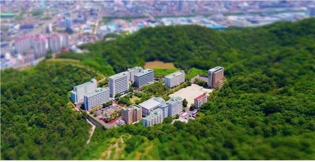 부영그룹이 인수한 창신대학교가 2026학년도 신입생 모집에서 5년 연속 신입생 모집률 100%를 기록한 것으로 집계됐다. /부영그룹