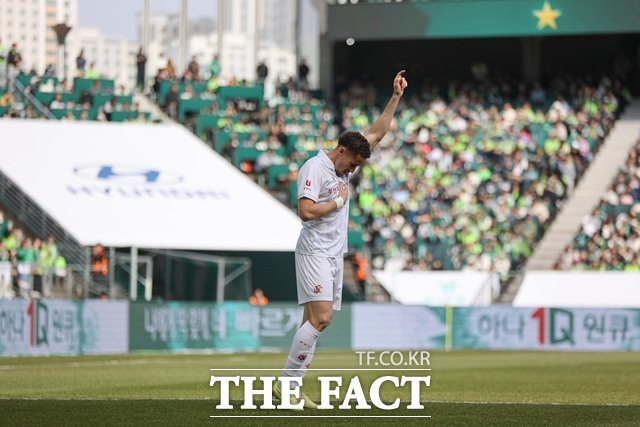 '하나은행 K리그1 2026' 1라운드 MVP에 선정된 부천 공격수 갈레고./K리그