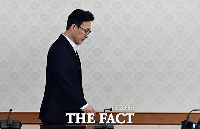 김민석 국무총리가 4일 오후 서울 종로구 정부서울청사에서 열린 중동 상황점검 긴급 관계부처 회의를 주재하고 있다. /임영무 기자