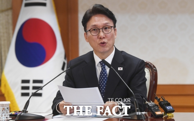 김민석 국무총리는 4일 오후 정부서울청사에서 제4회 중동 상황 관계장관회의를 주재하고 경제·금융당국은 주가와 환율 변동에 따른 단계별 명확한 액션플랜이 마련돼 있어야 한다고 밝혔다. /박상민 기자