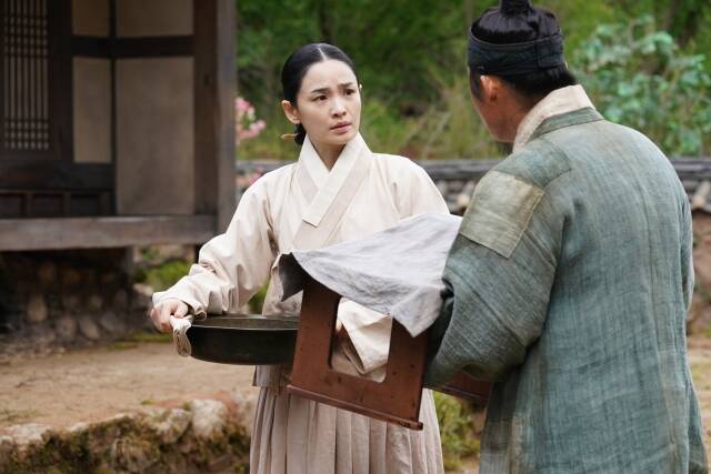 전미도는 연극과 뮤지컬로 무대를 접수한데 이어 드라마와 영화 대표작을 탄생시키며 성공적으로 활동 영역을 넓혔다. /쇼박스