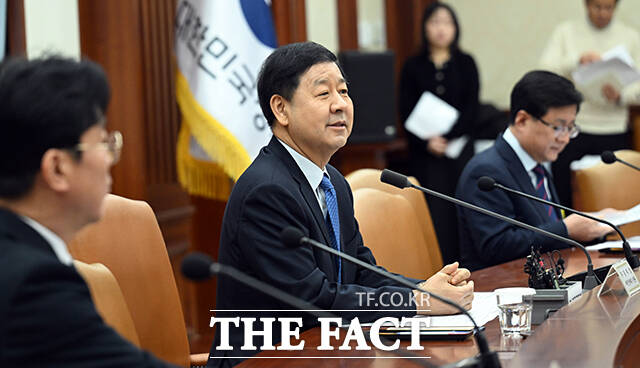 구윤철 부총리 겸 재정경제부 장관이 4일 오전 서울 종로구 정부서울청사에서 열린 개정 노동조합법 관련 관계장관회의에 참석해 모두발언을 하고 있다. /임영무 기자