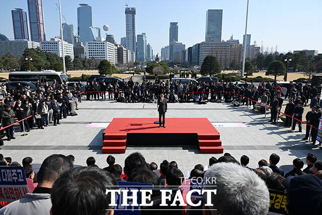 규탄대회 참석해 발언하는 장 대표.