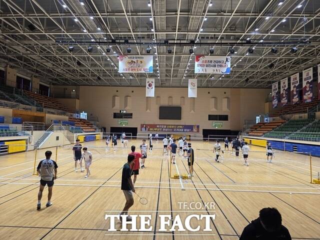 당진시가 최근 전국 배드민턴 대학 및 실업팀의 전지훈련지로 각광받고 있다. /당진시