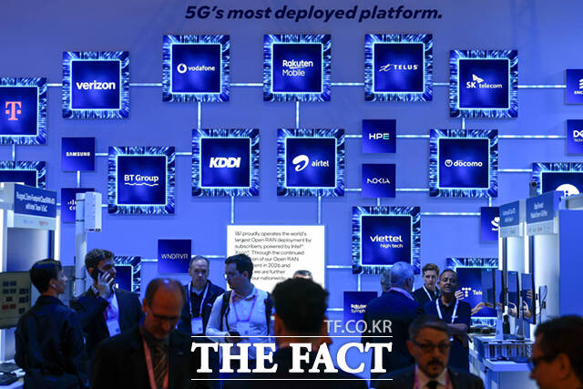 인텔 부스에 주요 5G 플랫폼이 전시돼 있다. /바르셀로나=사진공동취재단