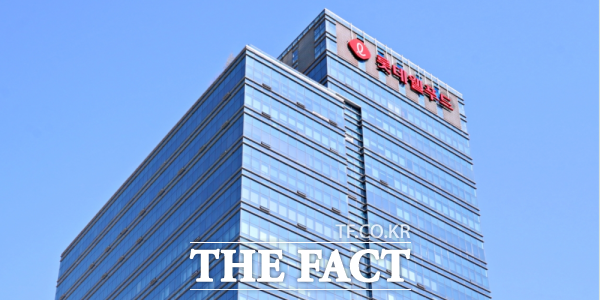 롯데웰푸드는 오는 20일 서울 영등포구 본사에서 정기주주총회를 열고서 신동빈 롯데그룹 회장 및 롯데웰푸드 회장을 사내이사로 재선임한다. 더불어 보유 중인 자사주 10만 주도 소각하기로 결정했다. /롯데웰푸드