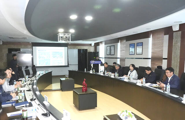 안동시의회 경제도시위원회가 한국남부발전 안동빛드림본부를 방문해 현장 실태 점검 및 주민 소통 행보를 펼치고 있다. /안동시의회