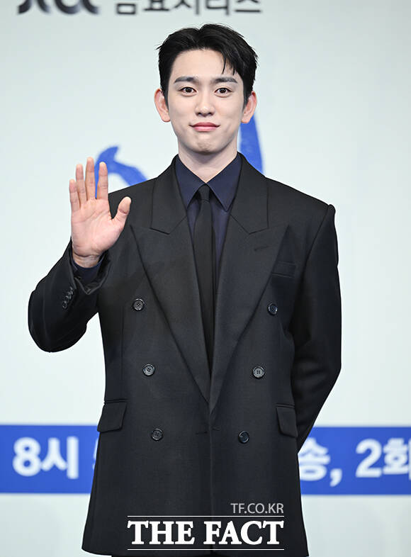 배우 박진영이 5일 오후 서울 구로구 더 링크 서울 호텔에서 열린 JTBC 새 금요시리즈 '샤이닝' 제작발표회에 참석해 포즈를 취하고 있다. /박헌우 기자