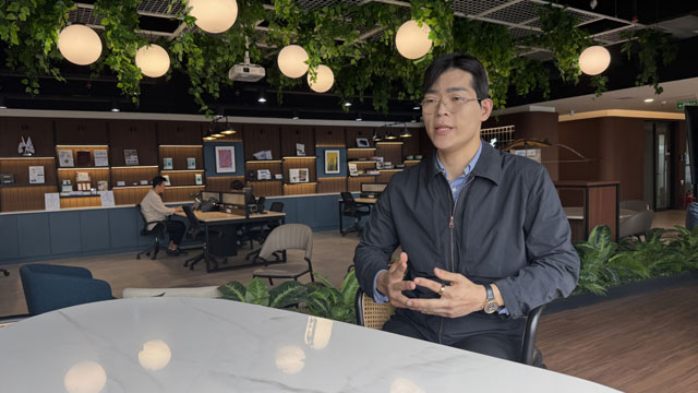 민환기 마인즈그라운드 대표이사가 인도네시아 지사에서 2026년 글로벌 확장 전략과 한·인니 비즈니스 협력 비전에 대해 설명하고 있다. /마인즈그라운드