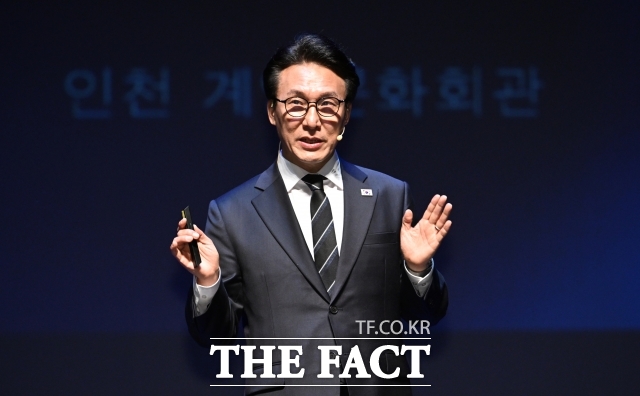 국무총리실은 5일 방송인 김어준 씨가 '이재명 대통령 순방 중에 중동 사태에 대응하는 국무회의도 없고 대책회의도 없어 불안하다'고 언급한 데 대해 