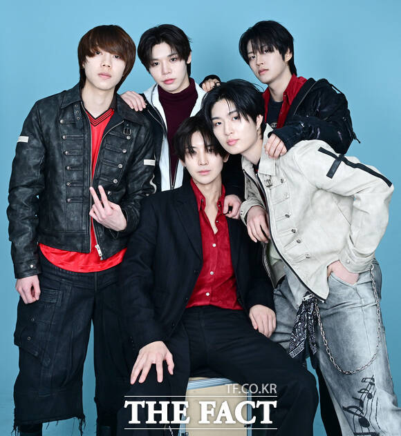 밴드 보이드의 신노스케 조주연 송유찬 정지섭 케빈박(왼쪽 위부터 시계방향)이 5일 오후 서울 상암동 <더팩트> 사옥을 방문해 인터뷰를 진행했다./이새롬 기자