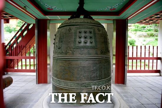 지난 1963년 9월 보물로 지정된 이후 약 63년 만에 국보 승격이 예고된 ‘남양주 봉선사 동종’의 모습. /남양주시