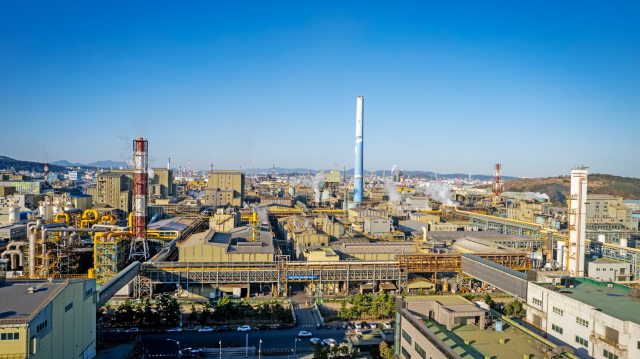 고려아연은 5일 거버넌스 개선과 주주 가치 제고를 위한 노력·성과를 골자로 하는 주주서한을 발송했다. 고려아연 온산제련소 전경. /고려아연