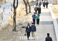  내일까지 개구리 깨우는 봄비…주말은 꽃샘추위