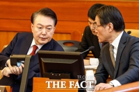  '내란 우두머리' 윤석열 2심 본격화…계엄 결심 시점·노상원 수첩 쟁점