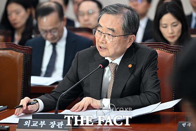 '중동 사태 현안 관련' 의원 질의 듣는 조 장관.