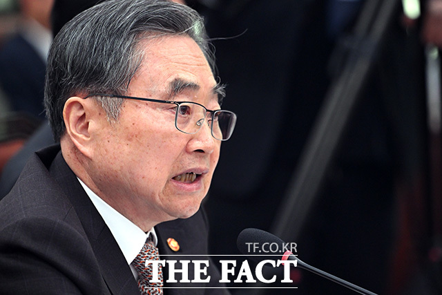 '중동 사태 현안 관련' 의원 질의 듣는 조 장관.