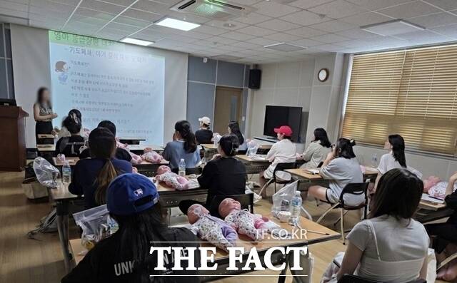 당진시 임산부 건강교실 운영 장면. /당진시