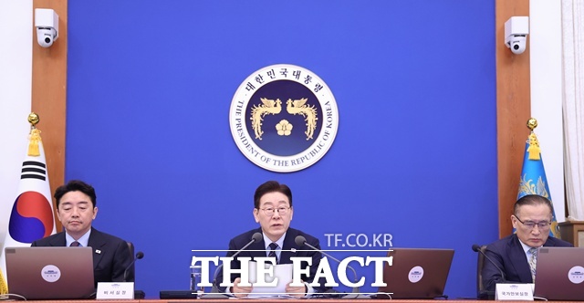 이재명 대통령이 6일 청와대에서 열린 수석보좌관회의에서 발언하고 있다. /뉴시스