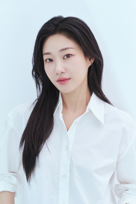 배우 하윤경이 '언더커버 미쓰홍'으로 기분 좋은 2026년 시작을 알린 가운데 앞으로 예정된 차기작으로 또 새로운 모습을 보여주겠다고 밝혔다. /tvN