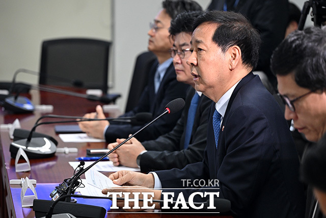 중동 상황 관련 경제분야 대응 방향 실무당정협의에서 발언하는 구윤철 부총리 겸 재경부 장관.