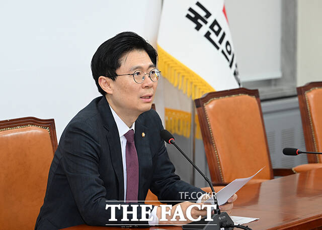 조정훈 국민의힘 인재영입위원장이 6일 오전 서울 여의도 국회에서 인재영입위 3차 영입인재를 발표하고 있다. /국회=박헌우 기자