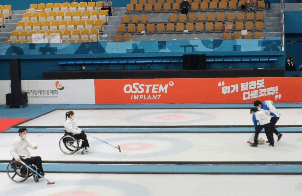 오스템임플란트는 장애인 고용은 물론 장애인 스포츠 행사 후원, 장애인 표준사업장과의 거래, 장애인 생활시설 환경 개선 등 다양한 정책과 활동을 통해 상생 행보를 이어가고 있다. /오스템임플란트