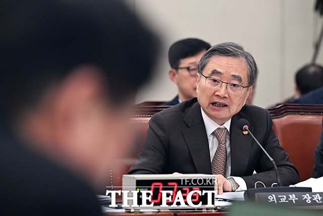 '중동 사태 현안 관련' 의원 질의 듣는 조 장관.