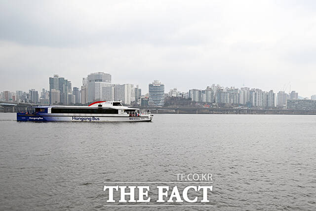 지난 1일 전 구간 운항을 재개한 한강버스.