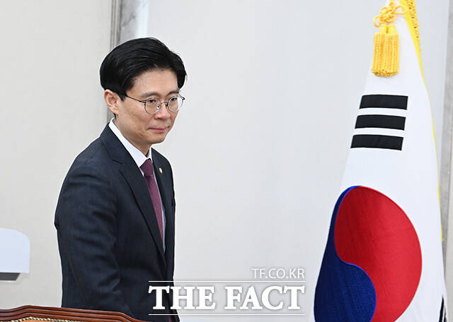 조정훈 국민의힘 인재영입위원장이 6일 오전 서울 여의도 국회에서 인재영입위 3차 영입인재를 발표하고 있다. /국회=박헌우 기자