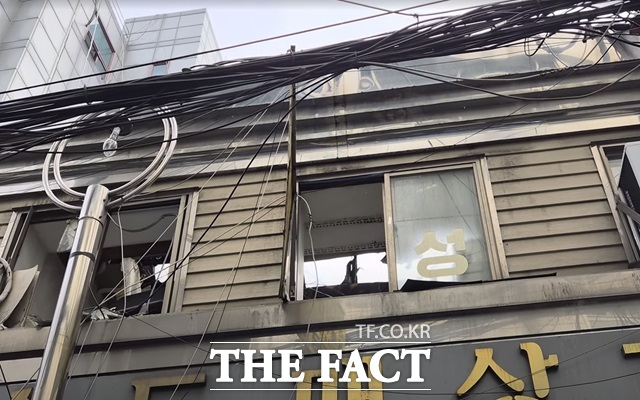 6일 오승혁의 현장은 전날 낮 화재가 발생한 서울 종로 귀금속거리 상가를 찾았다. /서울 종로 귀금속거리=오승혁 기자